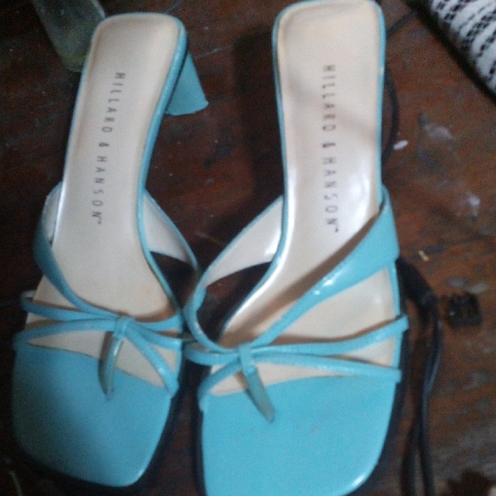 Hillard & Hanson Blue Heels with Criss-Cross Straps